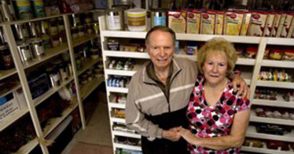 aa-preppers-older-couple